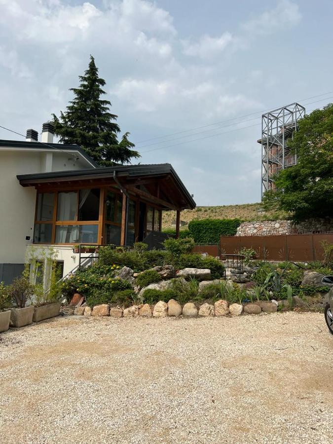 Garda 33 Caprino Veronese Apartment ภายนอก รูปภาพ