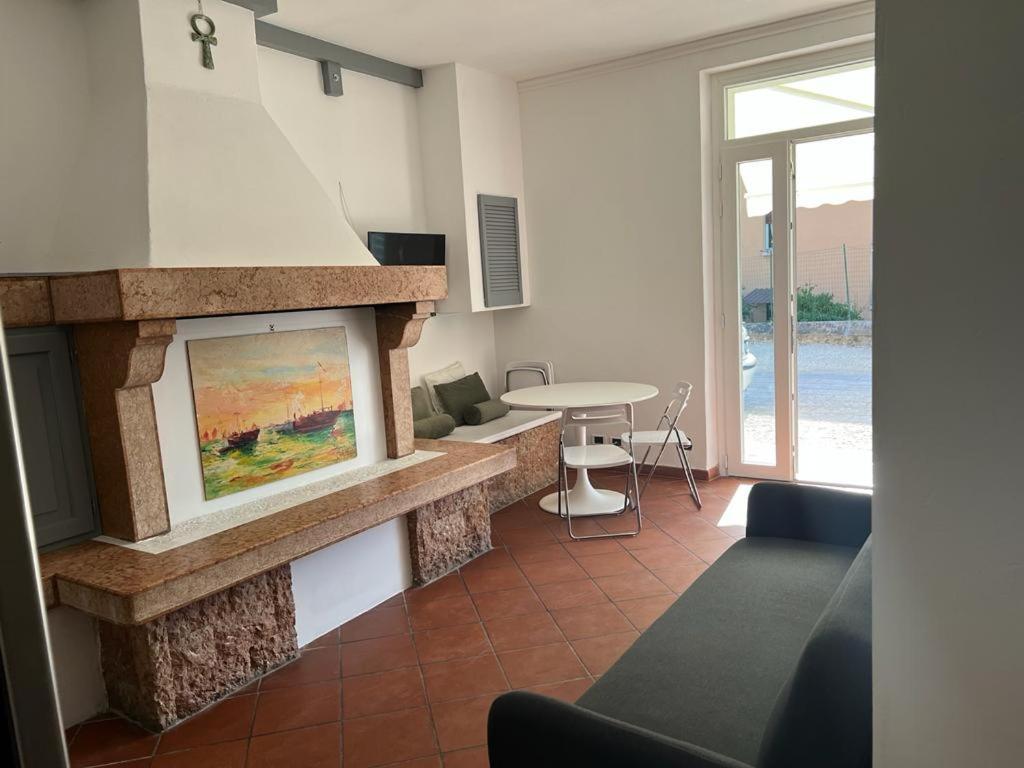 Garda 33 Caprino Veronese Apartment ภายนอก รูปภาพ