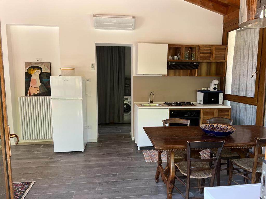 Garda 33 Caprino Veronese Apartment ภายนอก รูปภาพ